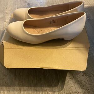 Chic Cream Ballet Flats
